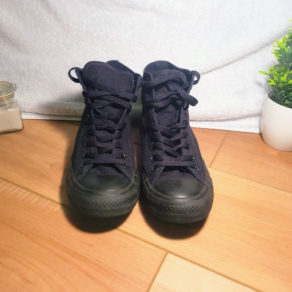 Converse - black high top lace up classic, size 7/9 (mens/womens) - Picture 4 of 4